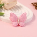 Parche bordado de mariposa rosa con tres perlas blancas para accesorios y ropa - Rosa