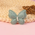 Accesorio de mariposa en tela verde claro con perlas blancas y bordado de lujo - Verde Claro (#8)