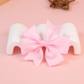 Fiocco per capelli in nastro grosgrain rosa a coda di rondine su supporto bianco - Rosa