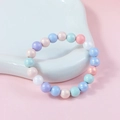 Bracciale di perle acriliche pastello con perle opache su un vassoio bianco - Mix Blu Viola da Sogno (#2)