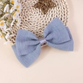 Barrette à cheveux nœud bleu clair fait main avec paillettes argentées sur tapis - Grande Pince à Cheveux Nœud à Paillettes / Bleu clair