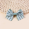Nœud en tissu à carreaux vert et blanc avec bordure ondulée et ruban en satin vert - Style Carreaux Vert Blanc (#3)