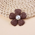 Accessorio fiore in tessuto trapuntato marrone con strass e una grande perla centrale - Caffè (#11)