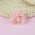 Handgemaakte roze chiffon bloem met delicate gelaagde bloemblaadjes voor DIY haaraccessoires - Bleekgroen