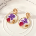 Vintage gold resin stud earrings with real pressed dried flowers in pastoral style - Purple Flower Petals