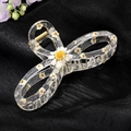 Haarklammer aus transparentem Harz mit echten Gänseblümchen in Schleifenform - Transparentes Epoxid Trockenblume (2#) / Weiße Chrysantheme