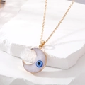 Boho Gold Halskette mit Mondsichel-Anhänger, weißem Druzy und blauem Evil Eye Stein - Weißer Mond Stil