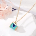Collier doré avec pendentif tasse émaillée turquoise et motif coeur bleu stylé - Gobelet Bleu Coeur Bleu Foncé