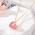 Charmant collier avec pendentif tasse rose à cœur et chaîne dorée au fini émaillé - Gobelet Rose Coeur Blanc