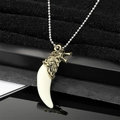 Collier homme pendentif dent de loup punk vintage avec finition bronze sur chaîne à billes - Tête de Loup en Bronze Antique