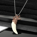 Pendentif tête de dragon punk avec dent ivoire sur collier à chaîne à billes - Tête de Dragon en Cuivre Rouge Antique