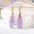 Boucles d'oreilles pendantes en or avec cristaux lavande et détails en zircon blanc - Violet
