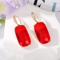 Boucles d'oreilles pendantes en cristal rouge carré doré avec micro-pavé de zircon - Rouge
