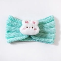 Diadema de punto verde menta para bebé con un lindo conejo de peluche y bordados rosas - Verde Menta