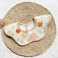 Bavaglino neonato in mussola di cotone floreale con bordi a petalo e bottone - Fiore Beige
