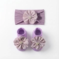 Baby Haarband und Socken Set mit 3D-Blumenverzierung in zartem Lavendel-Lila Farbton - Taroviolett