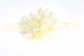 Dettaglio della fascia elastica per neonati con un grande fiore 3D in chiffon color crema - Beige