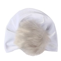 Dettaglio del turbante bianco per neonati con trama in maglia morbida e grande pompon di pelliccia - Taglia unica / Bianco
