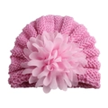 Bonnet en tricot rose pour bébé avec grande décoration florale sur fond blanc pur - Taille unique / Rose