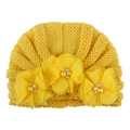Dettaglio del turbante in maglia gialla per neonato con fiori in chiffon e perle - Taglia unica / Giallo