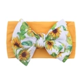 Gembergeel nylon baby haarband met een grote witte strik voorzien van zonnebloemprint - Zonnebloemprint (15-1049) / Aardgeel