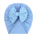 Detailansicht der hellblauen Baby-Turban-Mütze mit Waffelstruktur-Schleife auf Baumwolle - Blau