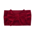 Detail van donkerrode fluwelen baby haarband met een dubbele strik voor kinderen - Rood