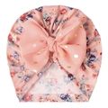 Roze baby muts met bloemenprint en een grote mesh strik met gouden pailletten - Eén maat / Sneeuwknop