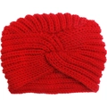 Dettaglio del berretto in maglia rossa per neonati con nodo elegante e trama soffice - Stile Maglia Intrecciata / Rosso