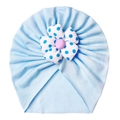 Berretto neonato celeste con decorazione floreale a pois su sfondo bianco - Taglia unica / Blu