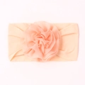 Bandeau bébé en nylon rose avec une grande fleur en mousseline à plusieurs couches - Rose chair