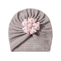 Graue Waffelstrick Babyhaube mit einer niedlichen rosa-roten gepunkteten Stoffblume - Grau