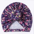 Détail du bonnet turban bébé violet avec imprimé floral coloré et nœud de donut doux - Violet Avec Style Floral Coloré (E)
