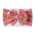 Dettaglio fascia per neonati con fiocco leopardato e scritta rosa Mama's Girl - Lettera Rosa Leopardo (J)