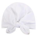 Detalle de turbante blanco para bebé con un lazo grande de terciopelo y perlas - Blanco