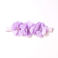 Dettaglio di fiori in chiffon viola con perle e cristalli su fascia morbida bimbi - Lavanda