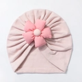 Détail du bonnet turban rose pour bébé en coton doux avec fleur décorative en tissu - Rose Lotus