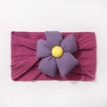 Bandeau bébé en tricot jacquard avec grande fleur violette et texture douce rose - Pourpre profond