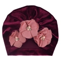 Bonnet bébé en velours magenta avec fleurs en mousseline rose et perles - Bordeaux