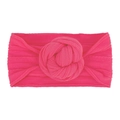 Dettaglio della fascia per neonati in nylon a coste magenta con un grande nodo a sfera - Rosa Rossa