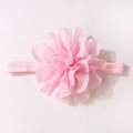 Dettaglio fascia per neonati con fiore in chiffon rosa e nastro elastico morbido - Rosa
