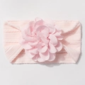 Dettaglio fascia neonata rosa chiaro con grande fiore in chiffon e tessuto a coste fini - Rosa Chiaro