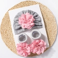 Baby hat and socks set in grey knit with large pink 3D flower decorations - Gray