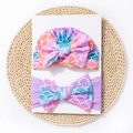Détail de l'ensemble bonnet turban et bandeau pour bébé avec imprimé écailles de poisson - Violet
