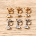 Détail de 6 breloques trompette or et argent avec strass pour création de bijoux DIY - Forme de trompette / 10 Pièces/Paquet / Multicolore