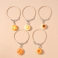 Fünf kreative Armbänder mit Miniatur-Donuts und Croissants aus Kunstharz als Anhänger - Simulation Brot Stile Kombi