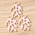 Detail van roze koraal emaille bedeltjes met vergulde randen voor het maken van sieraden - 10 Stuks Verpakking / Roze