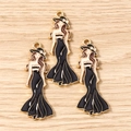 Tres colgantes de figura mujer elegante con vestido negro y baño de oro para joyería DIY - Paquete de 10 / Negro