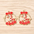 Détail de pendentifs cheval dorés avec nœud rouge et caractères de chance chinois - Lot de 10 / Cheval d'Or Succès