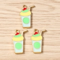 Vue détaillée de breloques de thé au lait colorées avec finition émaillée pour bijoux DIY - Lot de 10 / Vert